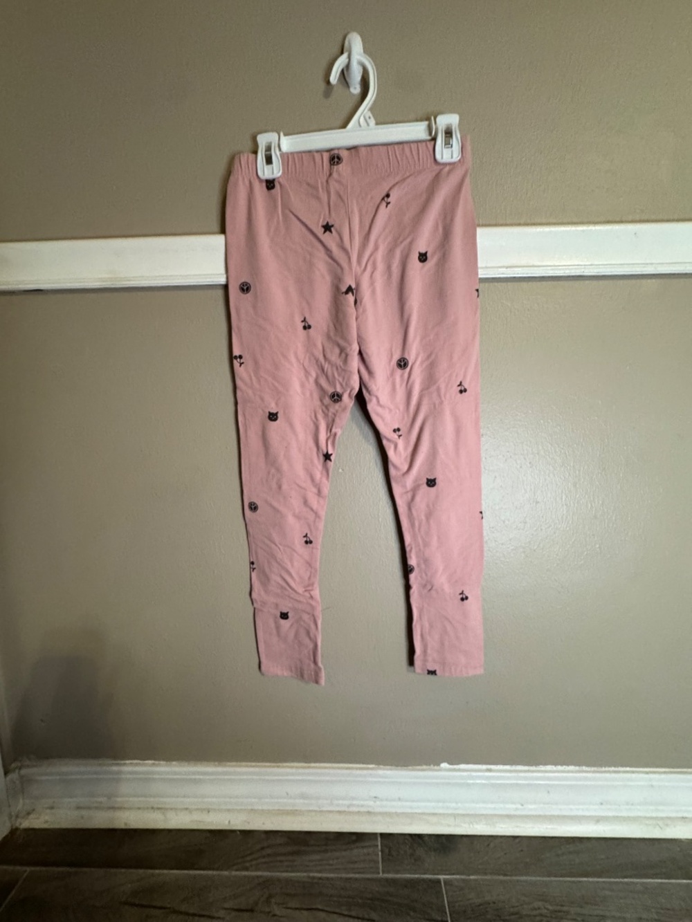 Pink Leggings - Picture 2 of 4